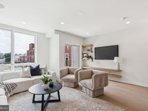 614 N Brenna Walk, Philadelphia PA 19123