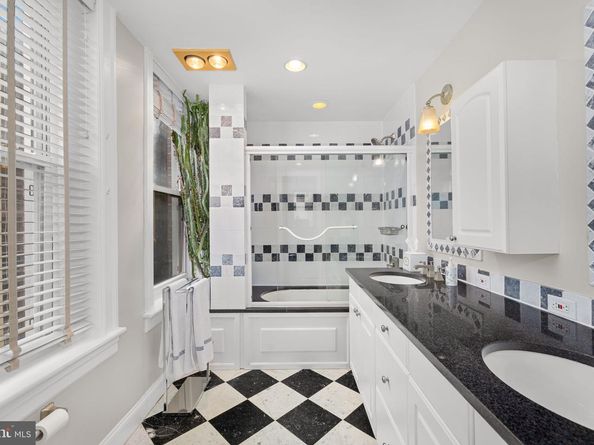 1855 Calvert Street NW 203, Washington DC 20009