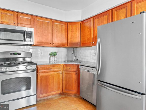 383 Lakeside Road 105, Ardmore PA 19003