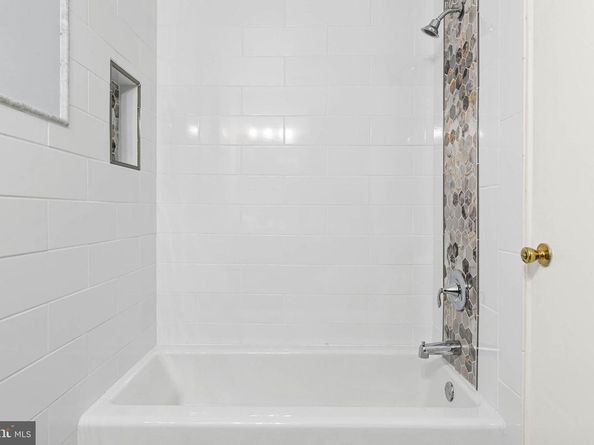 383 Lakeside Road 105, Ardmore PA 19003