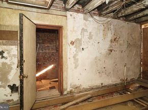 701 N 42nd Street, Philadelphia PA 19104