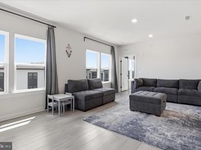 12850 Mosaic Park Way 2Y, Herndon VA 20171