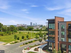 12850 Mosaic Park Way 2Y, Herndon VA 20171