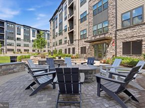 12850 Mosaic Park Way 2Y, Herndon VA 20171