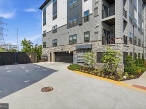 12850 Mosaic Park Way 2Y, Herndon VA 20171