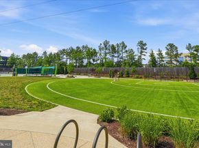 12850 Mosaic Park Way 2Y, Herndon VA 20171