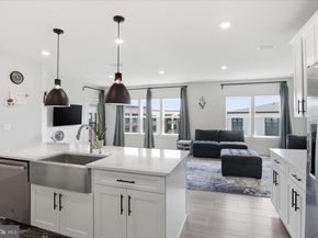12850 Mosaic Park Way 2Y, Herndon VA 20171