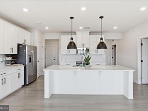 12850 Mosaic Park Way 2Y, Herndon VA 20171