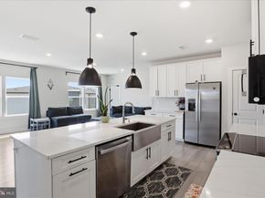 12850 Mosaic Park Way 2Y, Herndon VA 20171