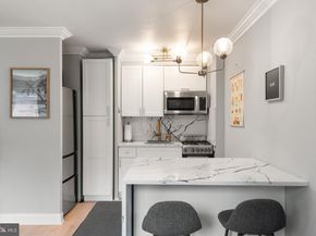2101 Chestnut Street 407, Philadelphia PA 19103