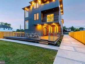 9739 Krewstown, Philadelphia PA 19115