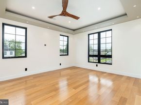 9739 Krewstown, Philadelphia PA 19115