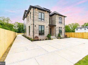 9739 Krewstown, Philadelphia PA 19115