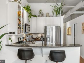 113 N Bread Street 3A6, Philadelphia PA 19106
