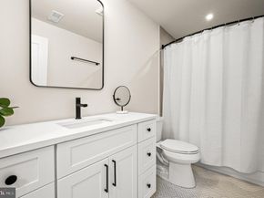 206 Kalos Street, Philadelphia PA 19128
