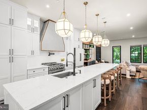 206 Kalos Street, Philadelphia PA 19128