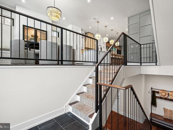 206 Kalos Street, Philadelphia PA 19128