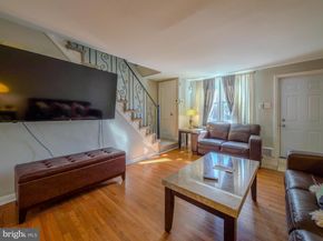 33 Mermont Circle, Darby PA 19023