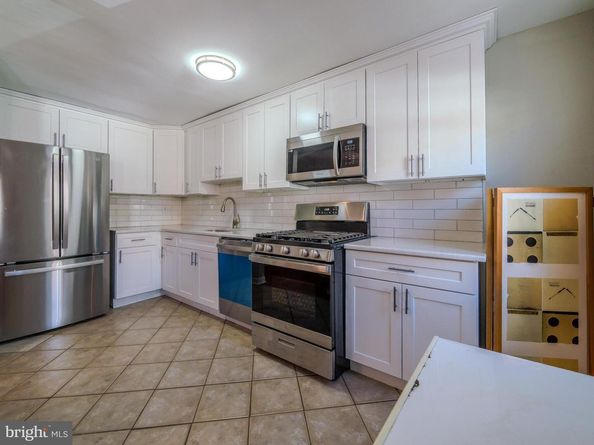 33 Mermont Circle, Darby PA 19023