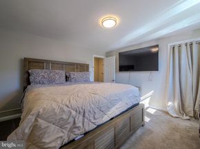 33 Mermont Circle, Darby PA 19023