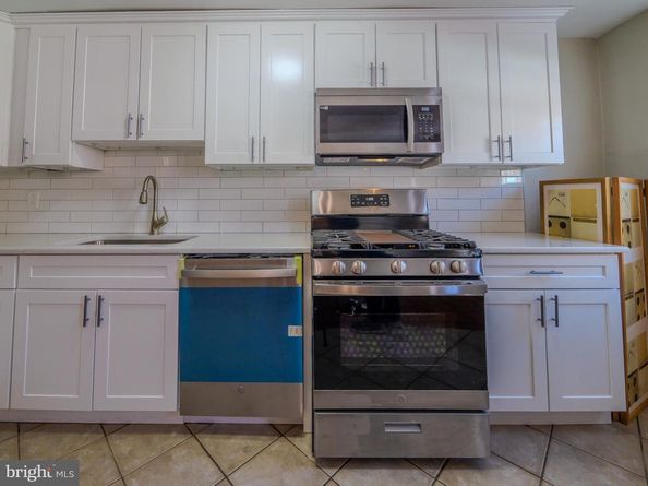 33 Mermont Circle, Darby PA 19023