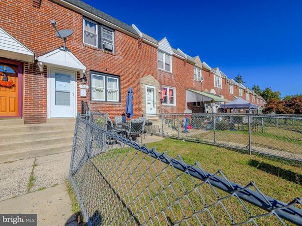 33 Mermont Circle, Darby PA 19023