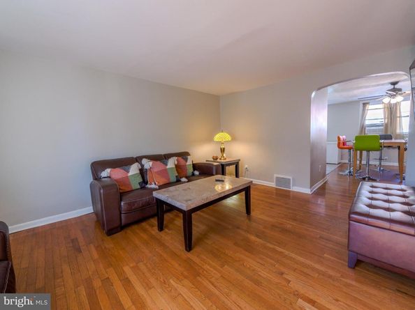 33 Mermont Circle, Darby PA 19023