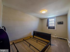 33 Mermont Circle, Darby PA 19023