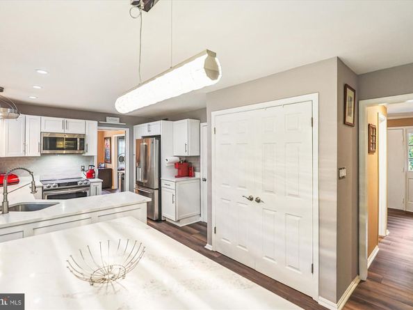 2484 Freetown Drive, Reston VA 20191