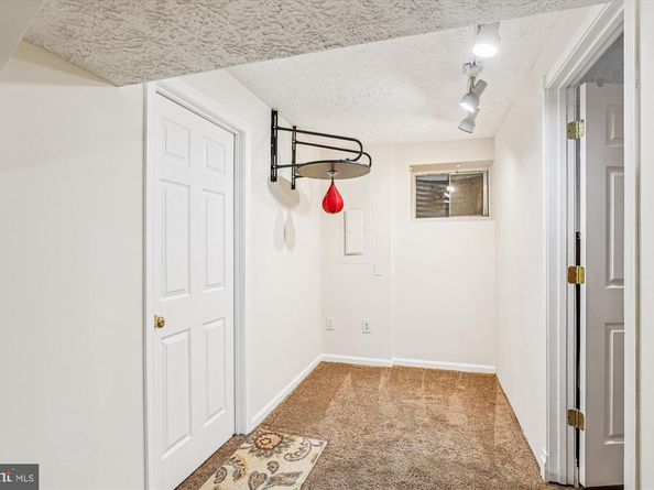 2484 Freetown Drive, Reston VA 20191