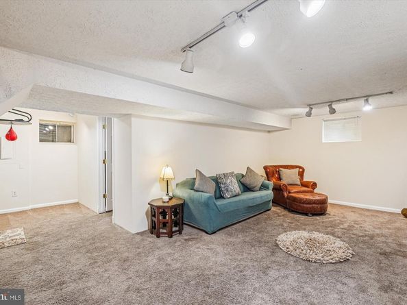 2484 Freetown Drive, Reston VA 20191