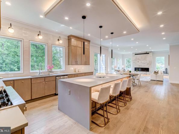 506 Kingsley Road SW, Vienna VA 22180