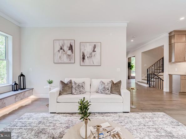 506 Kingsley Road SW, Vienna VA 22180