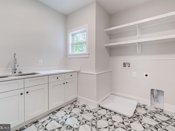 506 Kingsley Road SW, Vienna VA 22180