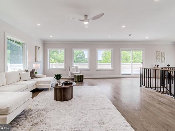 506 Kingsley Road SW, Vienna VA 22180