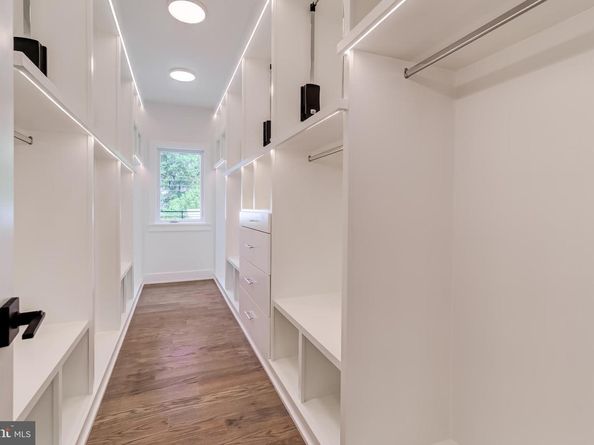 506 Kingsley Road SW, Vienna VA 22180