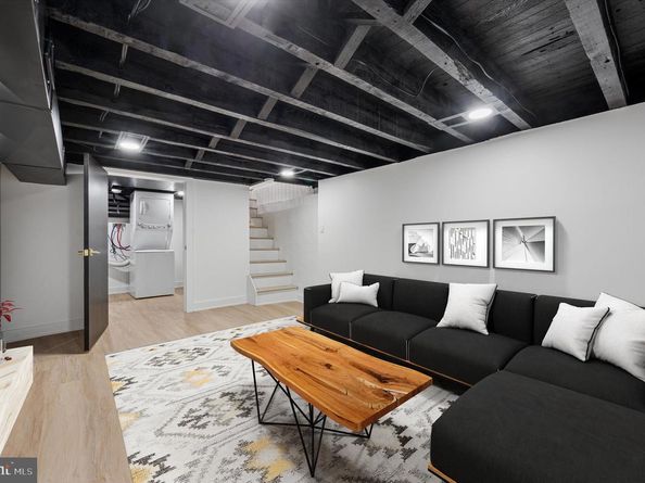 2334 S Warnock Street, Philadelphia PA 19148