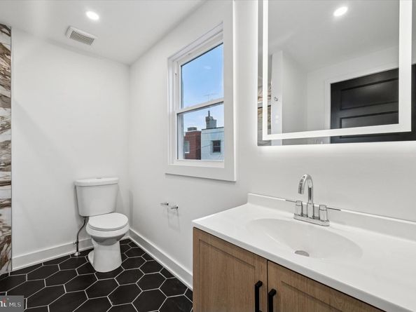 2334 S Warnock Street, Philadelphia PA 19148