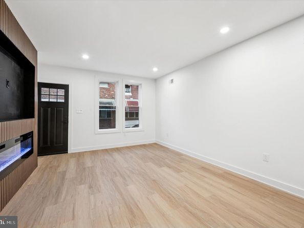 2334 S Warnock Street, Philadelphia PA 19148