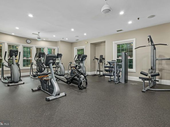 1570 Spring Gate Drive 7213, Mclean VA 22102