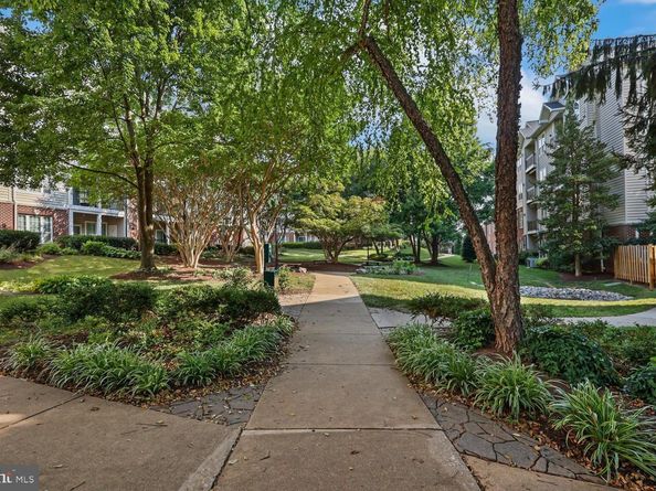 1570 Spring Gate Drive 7213, Mclean VA 22102