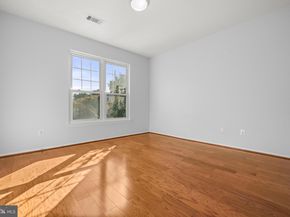 1570 Spring Gate Drive 7213, Mclean VA 22102