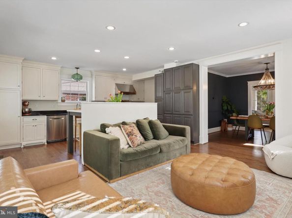 20 Sunset Drive, Alexandria VA 22301