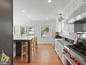 20 Sunset Drive, Alexandria VA 22301