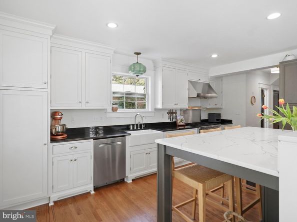 20 Sunset Drive, Alexandria VA 22301