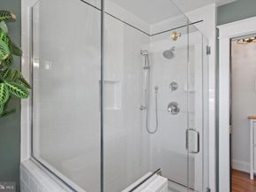 20 Sunset Drive, Alexandria VA 22301