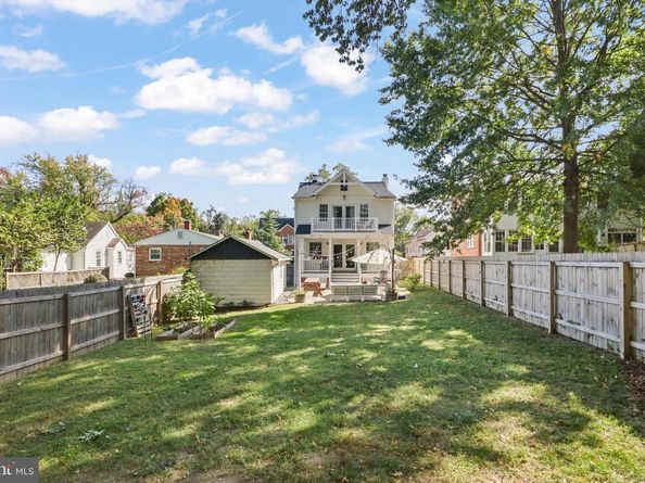 20 Sunset Drive, Alexandria VA 22301