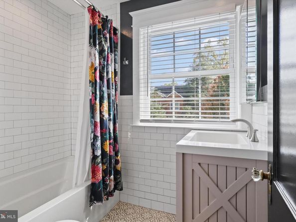 20 Sunset Drive, Alexandria VA 22301