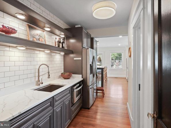 20 Sunset Drive, Alexandria VA 22301