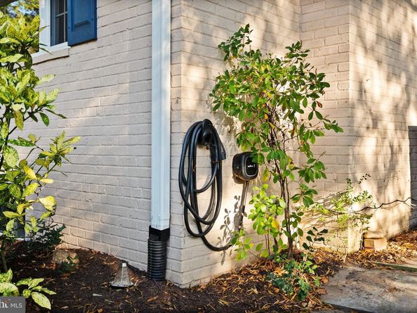 1045 Rynex Drive, Alexandria VA 22312